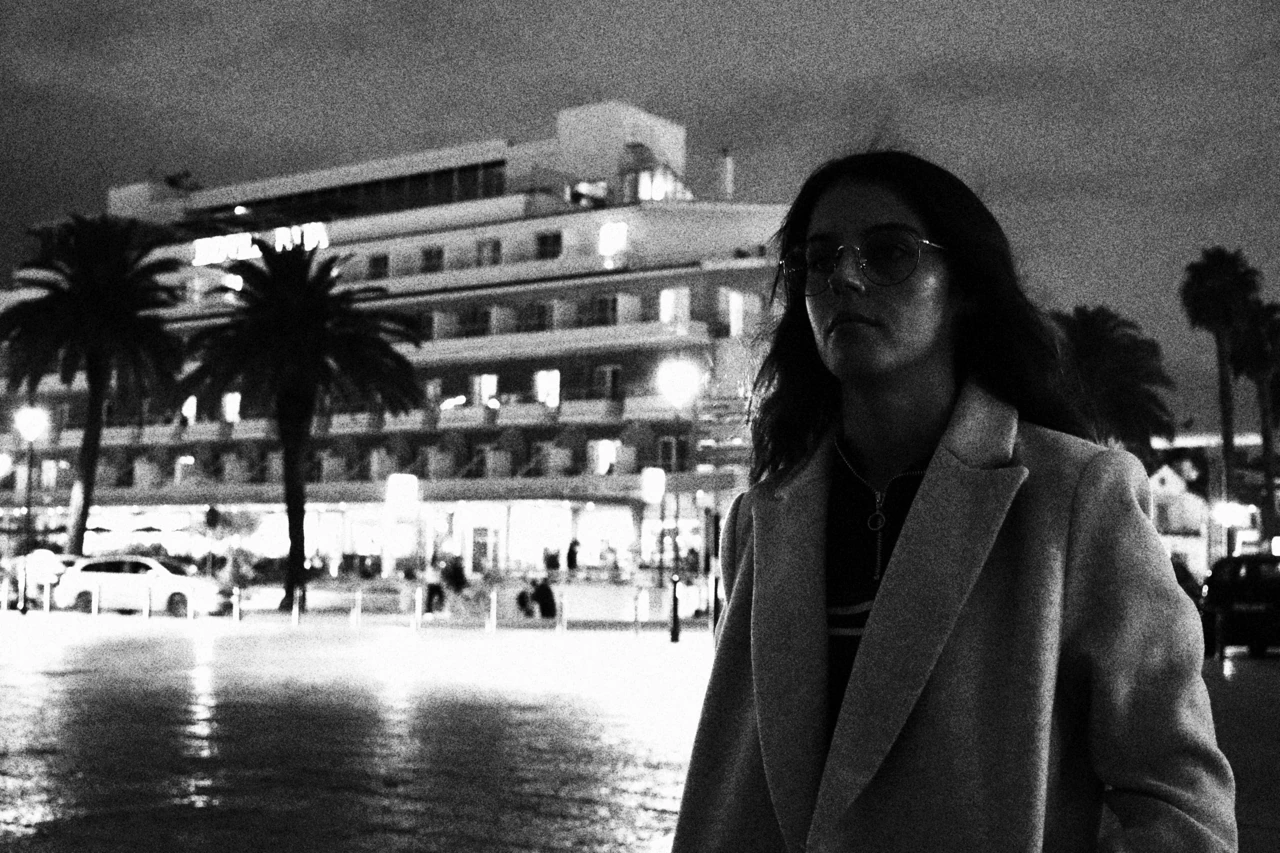 Portrait / light along the waterfront